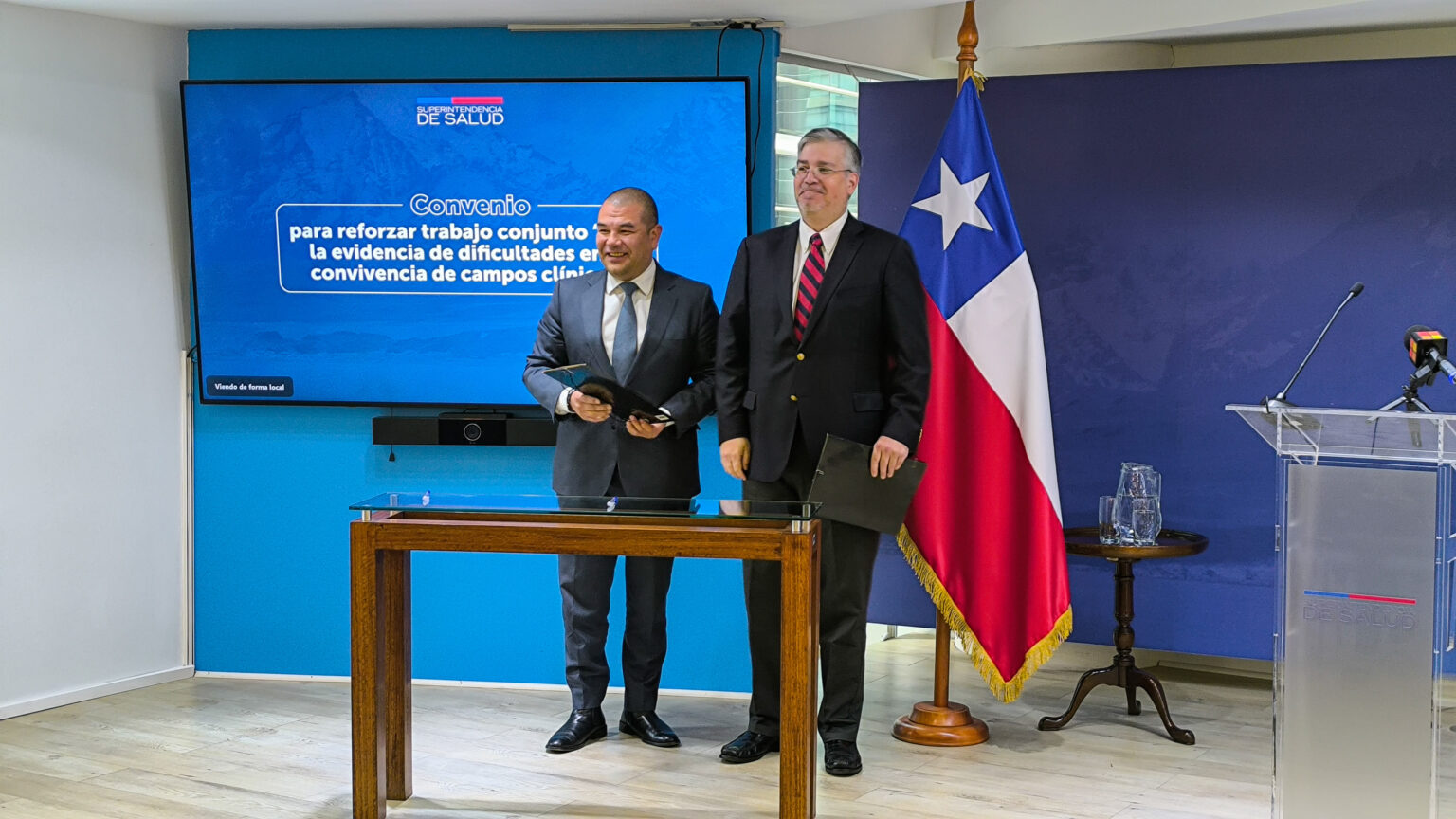 Superintendencias de Educación Superior y de Salud firman convenio de colaboración para mejorar convivencia y buen trato en campos clínicos